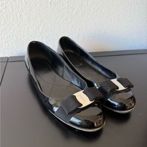 Ferragamo Patent Leather Vintage Bow Ballet Flats, Black, Size 6.5